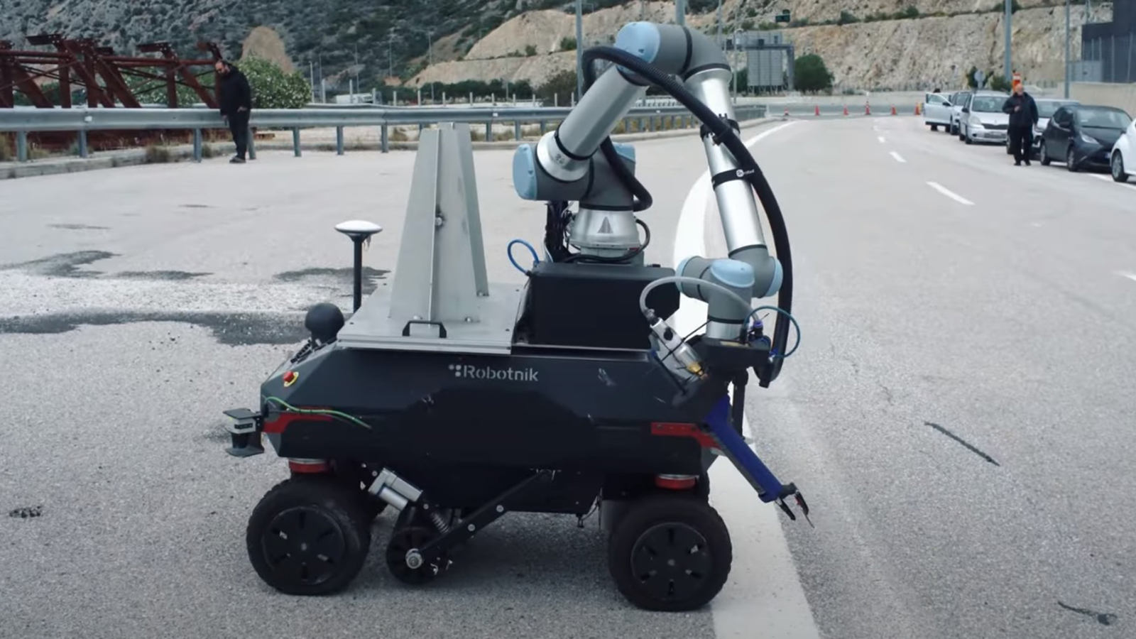 Ολυμπία Οδός: Δοκίμασε ρομπότ εργάτη με τεχνητή νοημοσύνη   